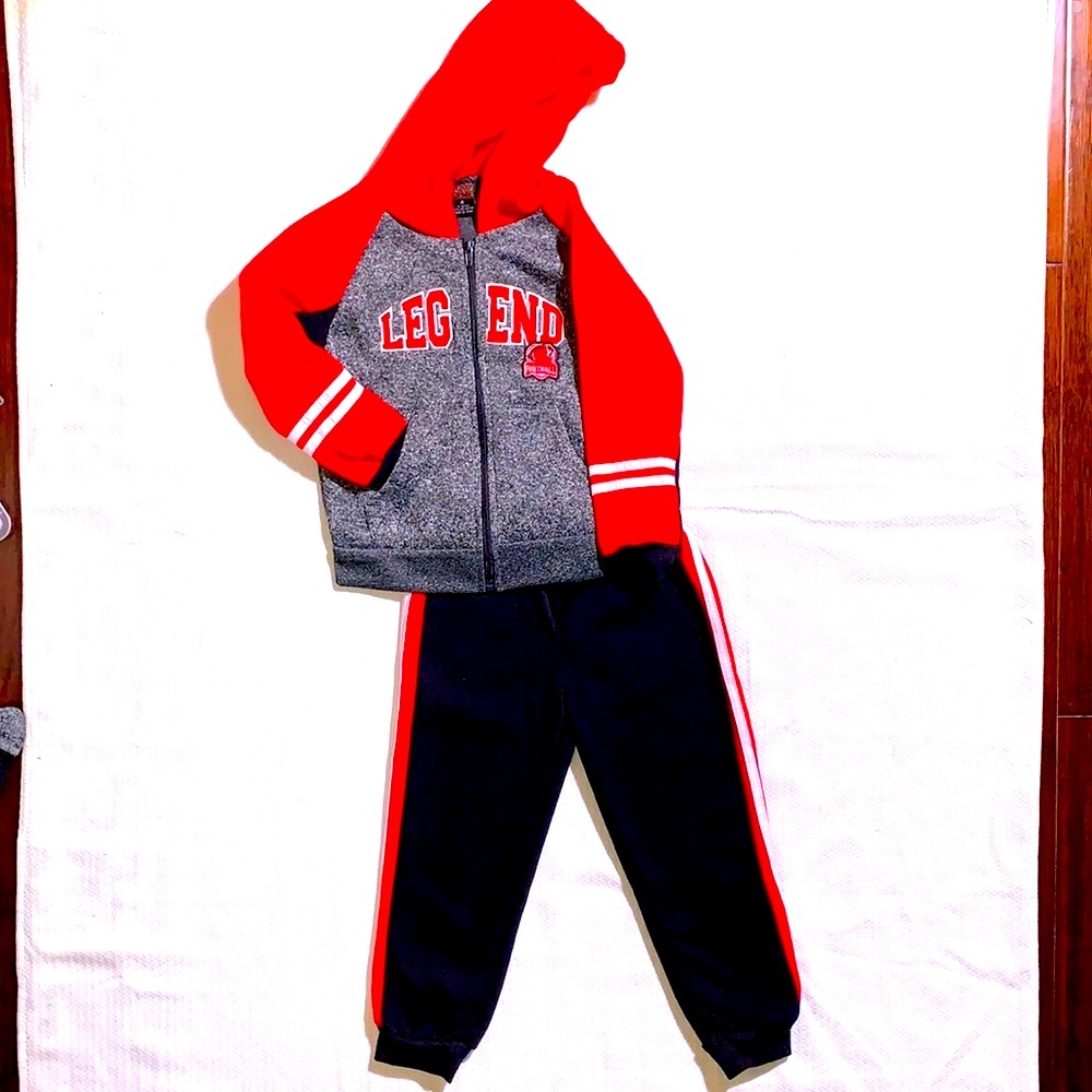 NWT! Boys Black/Grey/red Jogging Suit Size 4 “LEGEND” football by. MadGame